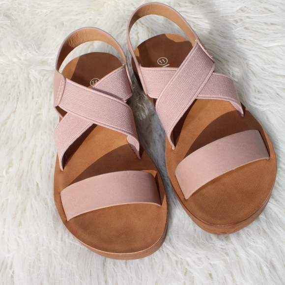 TOP Moda Other - Blush Sandals